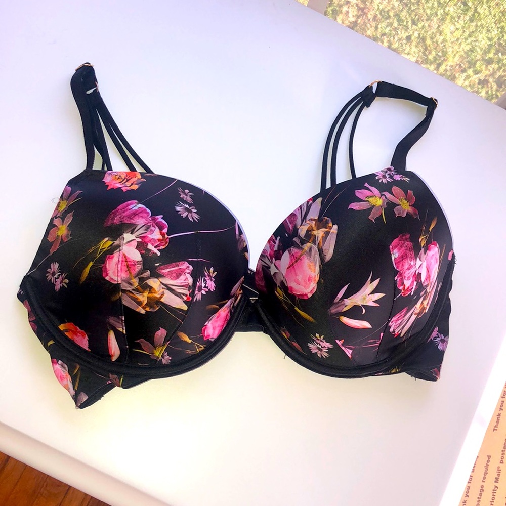 NWT VICTORIA’s SECRET VERY SEXY PUSH-UP BRA